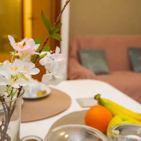 Cozy Retreat With Parking, Balconies & Garden Fireplace Apartment Pakostane