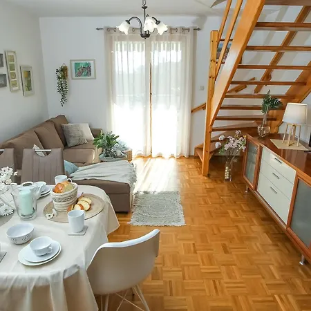 Cozy Retreat With Parking, Balconies & Garden Fireplace