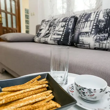 公寓 Cozy Retreat With Parking, Balconies & Garden Fireplace Pakoštane