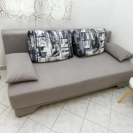 아파트 Cozy Retreat With Parking, Balconies & Garden Fireplace *