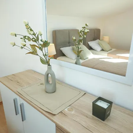 Cozy Retreat With Parking, Balconies & Garden Fireplace Pakoštane