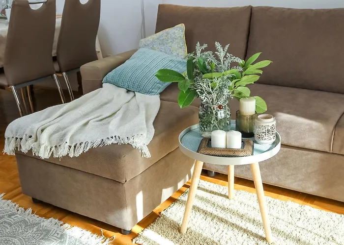 Cozy Retreat With Parking, Balconies & Garden Fireplace * Пакоштане