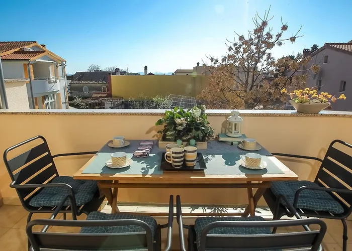 Cozy Retreat With Parking, Balconies & Garden Fireplace